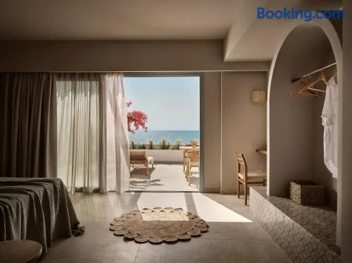 Ammonites Beachfront Rooms & Suites - Image 1