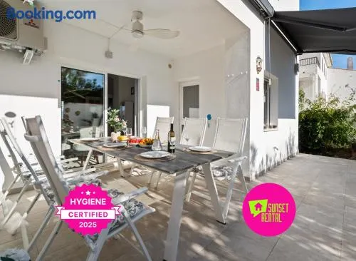 Modern 5BR Villa with Rooftop Sea Views - Image 1