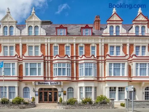 Dunoon Hotel - Image 1