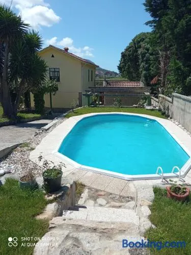 Casa con piscina al lado del mar en Viladesuso - Image 1
