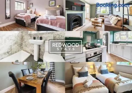 2 Bed 1 Bath House, Perfect for Corporate, Contractors & Families Free Parking, Garden, Netflix By Redwood Stays - Image 1