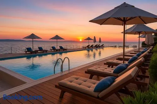 Sunny Resort apartment 1042 - Image 1