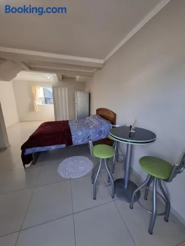 Quarto com banheiro na cidade do Cristo - Image 1