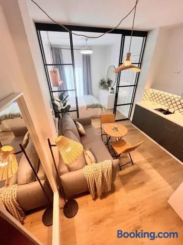 Lola Suite Premium - Image 1