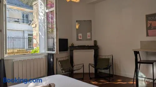 Joli studio fonctionnel et bien équipé, rack vélo - Image 1