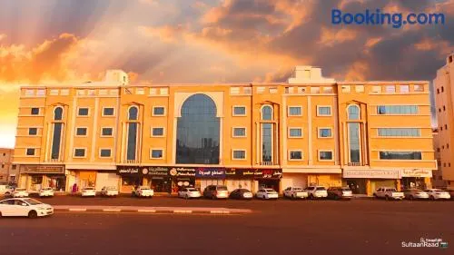 Al Madinah ANASAT Hotel - Image 1