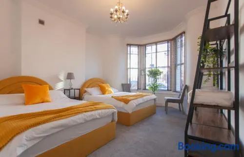 Templar large garden flat - Image 1