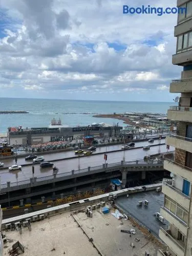 Sea View Luxury Apartment - Stanley - Wi-Fi - Families Only - Image 1