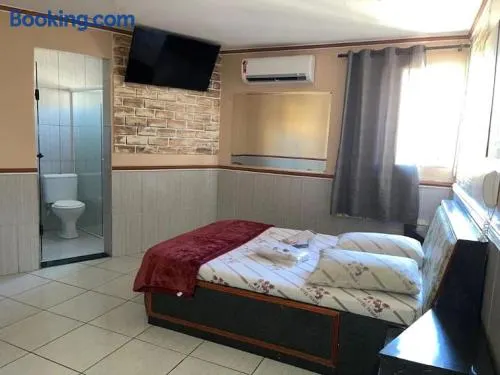 Hotel Tenda Próximo a Regis Bitencourt e Taboão Da Serra - Image 1