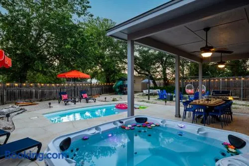 Lone Star Luau - Pool Spa Billiard & Sport Court - Image 1
