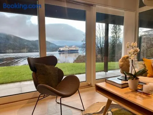 Funky cabin with a panoramic view of the Oslofjord - Image 1