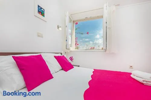 Apartamento con jardín - Image 1