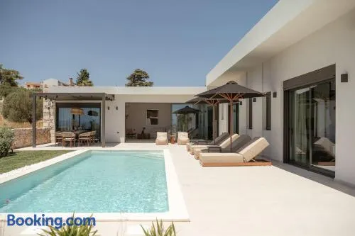 Villa Yoma- Luxury Villa with Heated Pool - Image 1