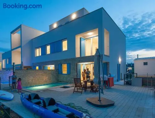 Encantadora casa vacacional totalmente equipada con terraza, jardín y barbacoa - Image 1