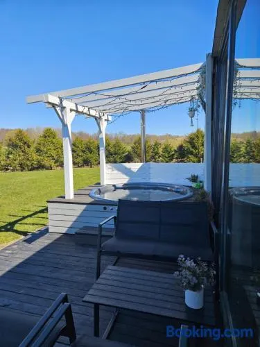 Cozy Hut with the included Hot Tub-Prime Rentals - Image 1