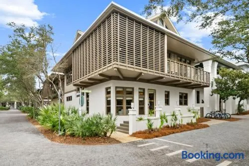 Brighton Cottage - Image 1