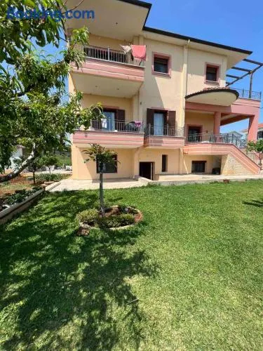 Garden House - Image 1
