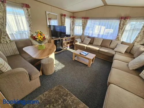 Hot Tub Getaways The Oakley 8 berth caravan with hot tub and quiet setting - Image 1
