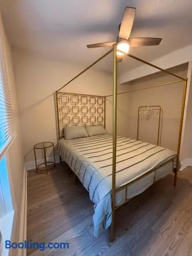 Poolside 1BR in the Heart of Central Austin - Image 1