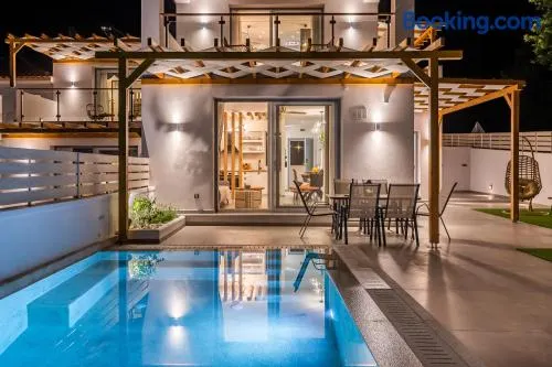 AGNONTAS LUXURY VILLAS - Image 1