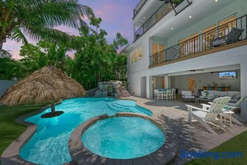 Island Pearl Oasis - Image 1