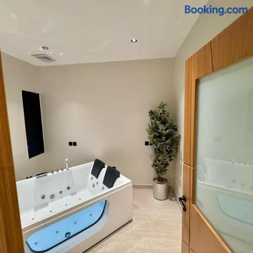 Ocean Bliss Jacuzzi - Sea View- Check-in - Image 1
