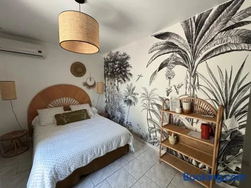 un petit coin de paradis avec piscine et parking 5 minutes AVIGNON - Image 1