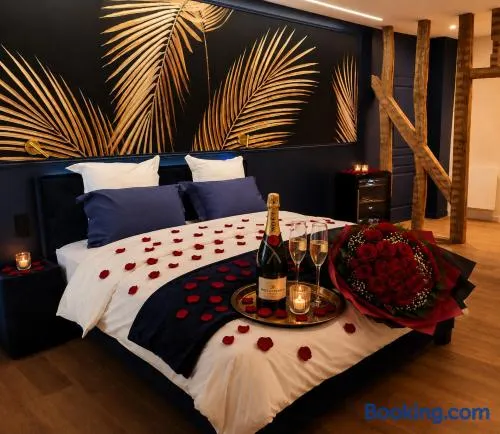 Suite romantique Passion et Velours avec balnéo - Image 1