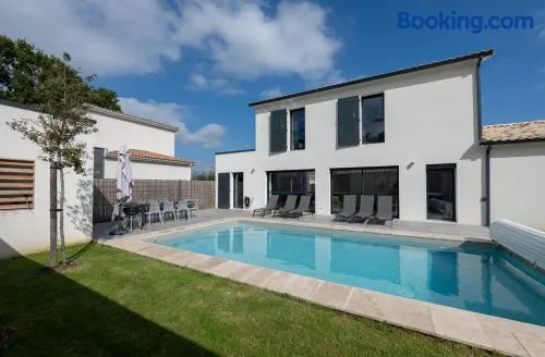 Villa 4 chbres avec piscine - Image 1