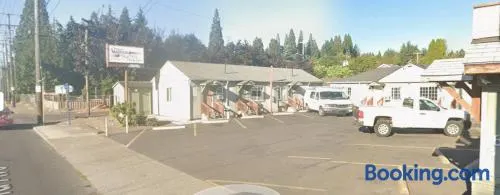 Madison Suites Motel - Image 1