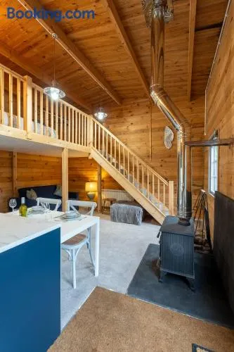 Walliswood Lodge - Wood Burner, Air Con & Wi-fi, Rural Retreat - Image 1
