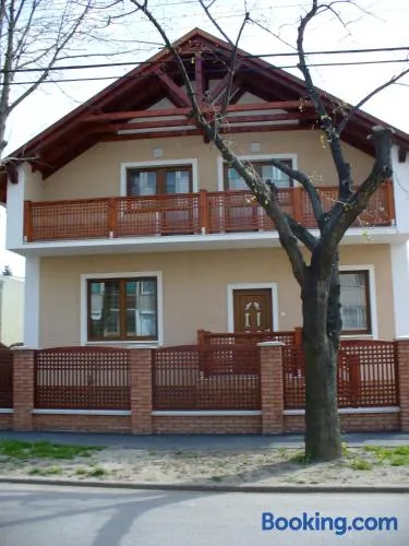 Rózsakert Apartmanház - Image 1