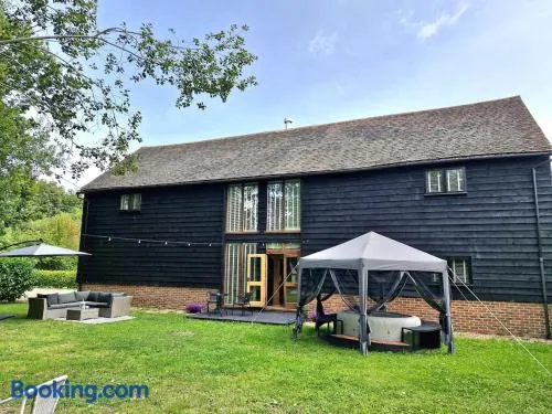 Dairy Cottage with hot tub & pizza oven - Image 1