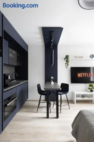 Smarty Choice Living with Netflix - Kubanske namesti - Image 1