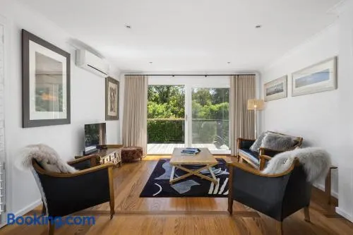 Cooinda, Red Hill South - Image 1