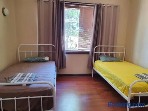 Three bedroom double lounge large house, sleeps 6 - Image 1