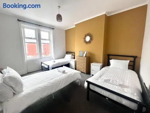3 BDRM close to beach&city - Image 1