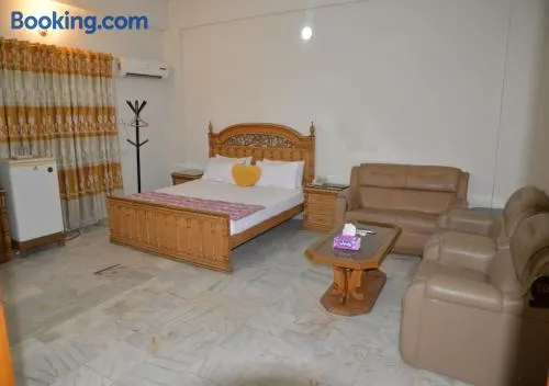Step inn Hotel Sukkur - Image 1