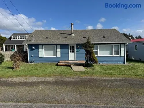Salty Dog Beach House close to beach - Image 1
