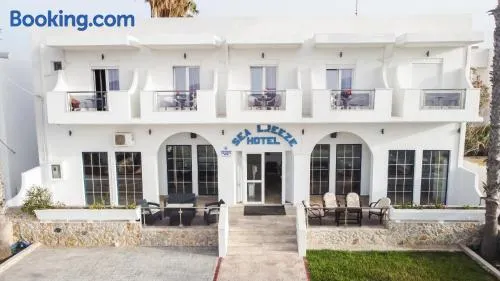 Sea Breeze Hotel - Image 1