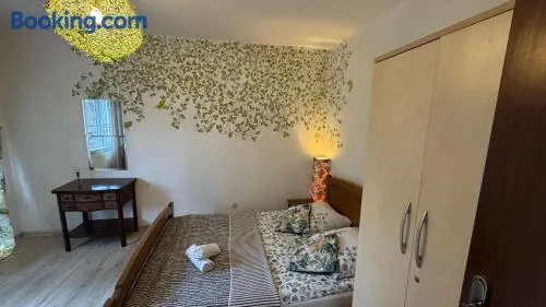 Lake House Hostel - Image 1