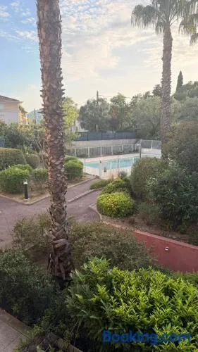 Cannes la Bocca , Quet , large 1 bedroom appartment , 58m2, with garden view and poolol - Image 1