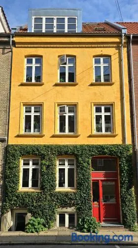 Townhouse in the Center Free Parking - Image 1
