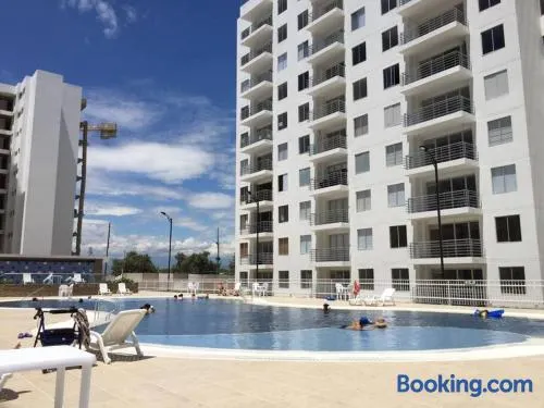 HERMOSO APARTAMENTO EN GIRARDOT CON AIRE ACONDICIONADO - Image 1
