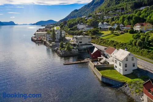 Sjøhuset Sjøholt - Image 1