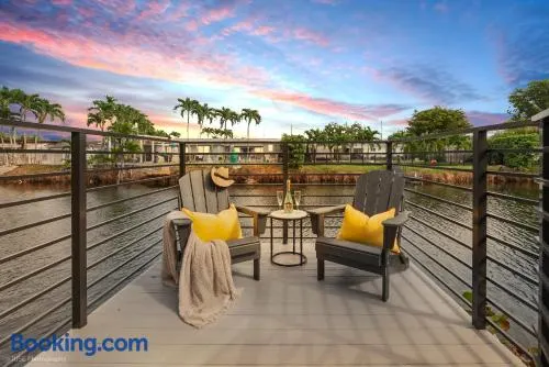 The Grand World Mansion - Game Room, 9 Bed rooms, Htd Pool, Mini Golf,BBQ - Image 1