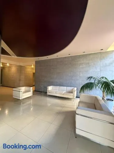 Moderno apto en Pocitos con piscina - Image 1