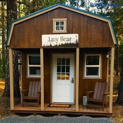 Lazy Bear Cabin 6 - Sleeps up to 4 - Image 1