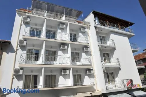 Family Hotel Blazhi - Image 1