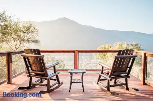 Kozy Oaks 4BR, Amazing Views, HotTub, EV Chrger, 6 Miles to Sequoia - Image 1